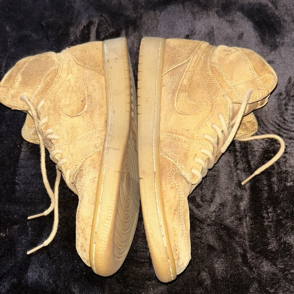 Nike Air Jordan 1 Retro High OG (Wheat) - Picture 2 of 6